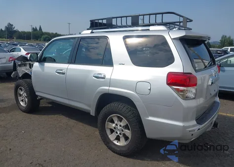 2011 Toyota 4Runner Sr5 V6 z USA, uszkodzony, nr VIN JTEBU5JR1B5033498